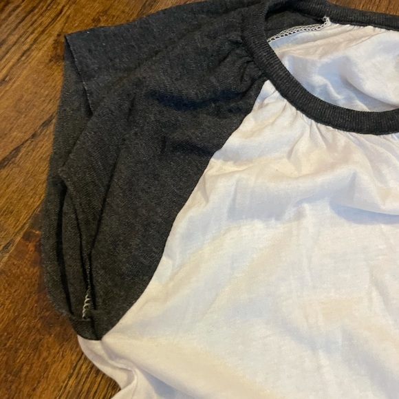 CHASER Cap Sleeve Shirred Henley Blocked NWT- M - Picture 5 of 6